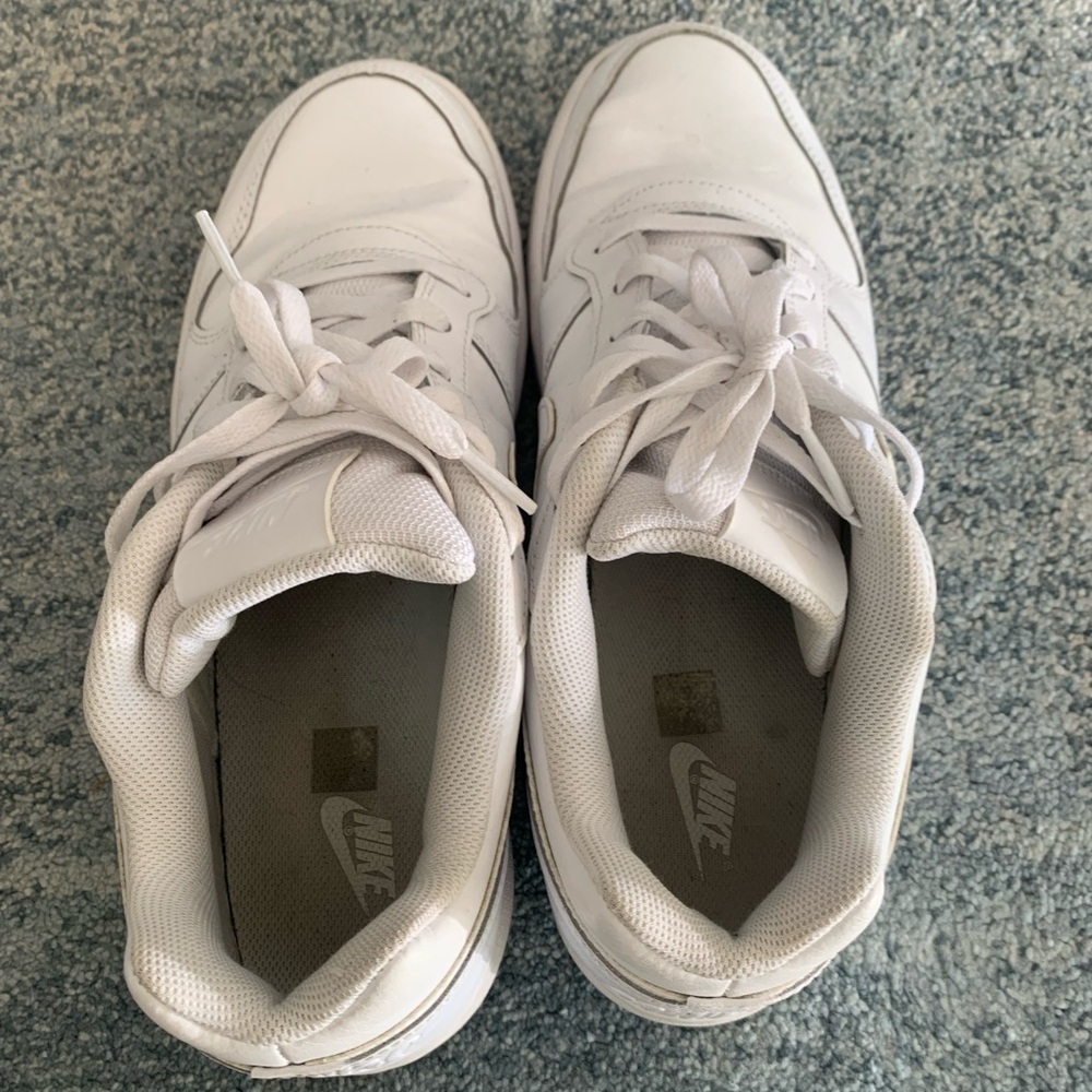 Nike air court size 12